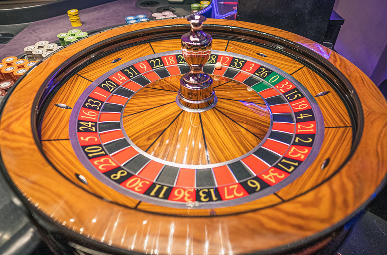 Breaking the Bank: Top 4 Record-Breaking Roulette Wins in Online Casinos
